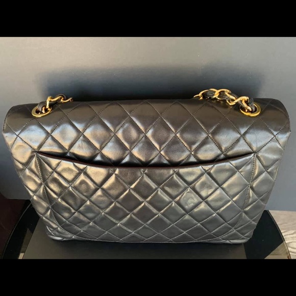 ♥️Sold♥️  Classic Chanel Maxi flap bag - Picture 3 of 8